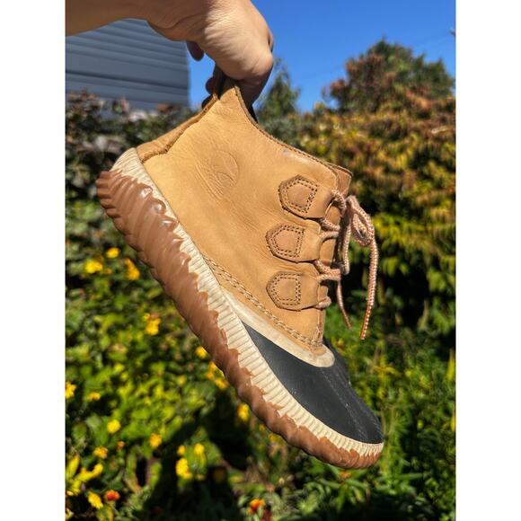 Sorel Women’s Out N About Tan Leather Duck Boots Size 8.5 Waterproof - Picture 1 of 6